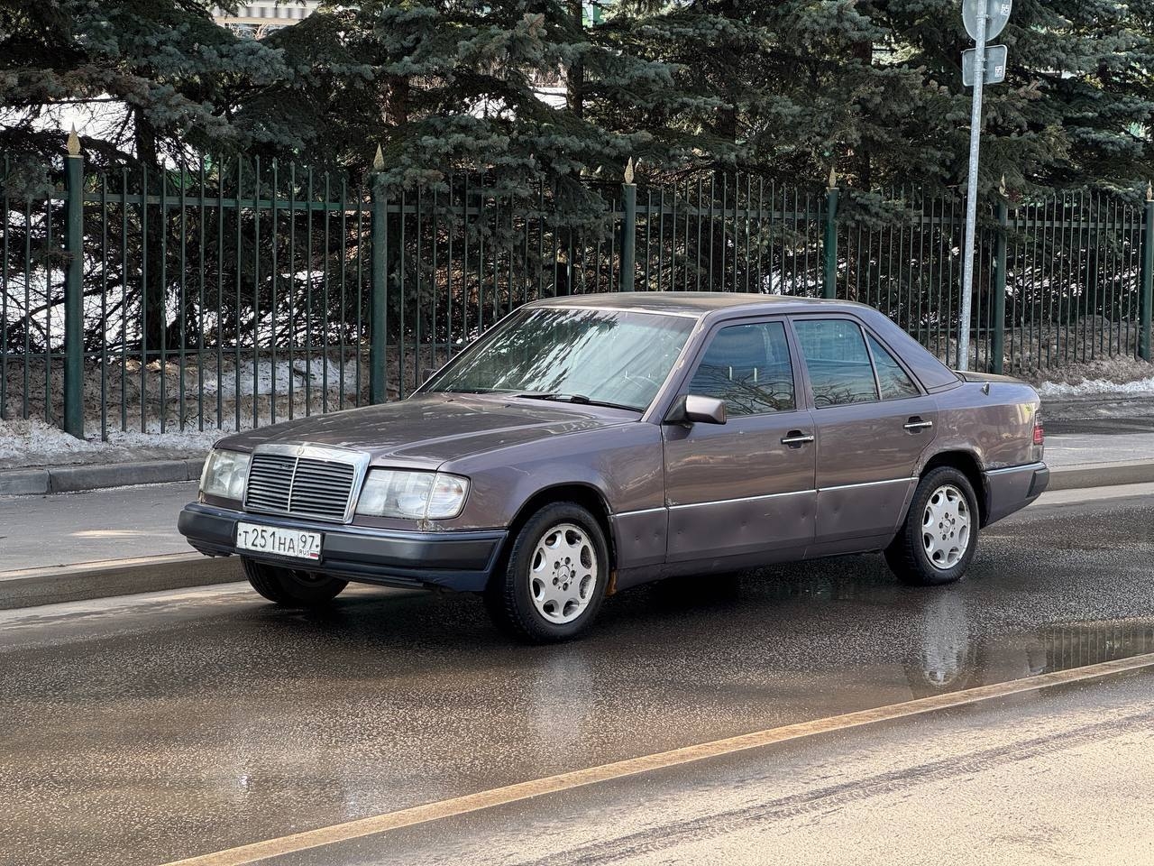 Mersedes-Benz E